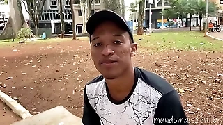 Hetero aceita fazer pornô delighted por dinheiro